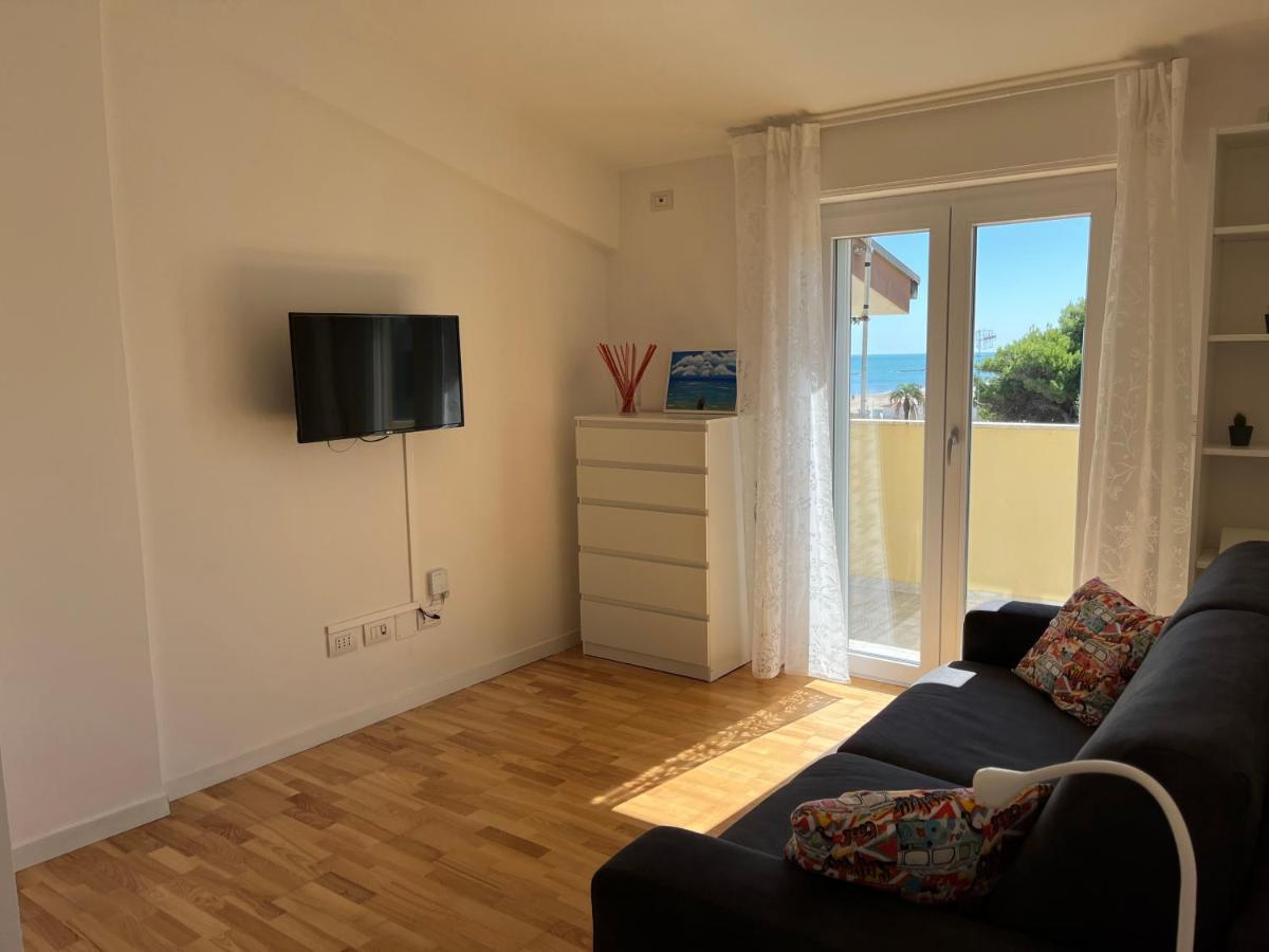 Sunrise Beach House - Sea View Daire Montesilvano Marina Dış mekan fotoğraf