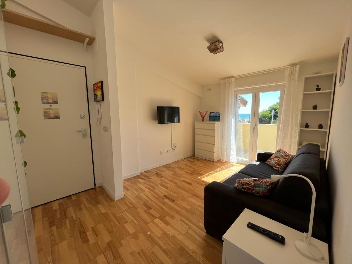 Sunrise Beach House - Sea View Daire Montesilvano Marina Dış mekan fotoğraf