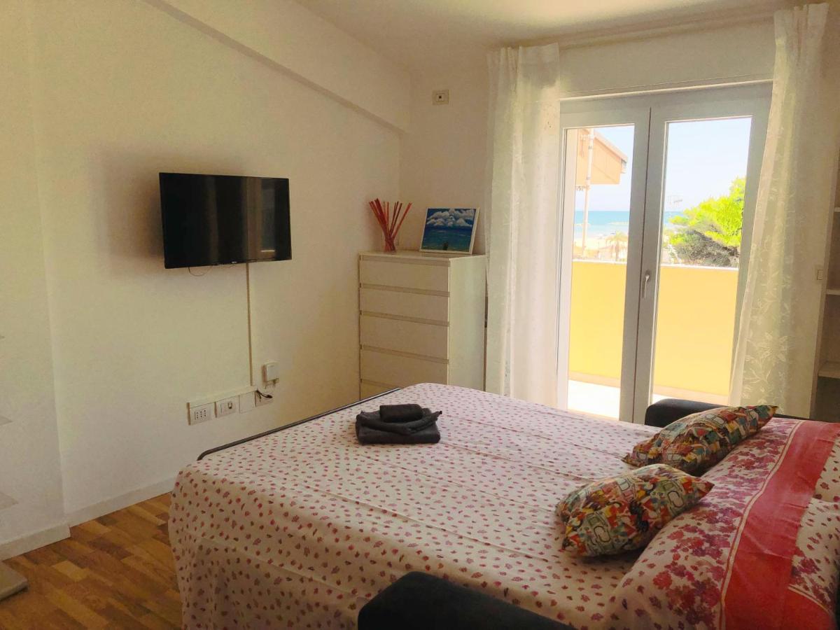 Sunrise Beach House - Sea View Daire Montesilvano Marina Dış mekan fotoğraf